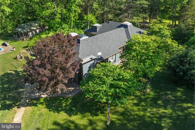 2436 WARM SPRINGS RD, Shenandoah Junction, WV 25442