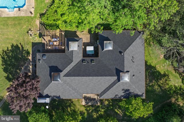 2436 WARM SPRINGS RD, Shenandoah Junction, WV 25442