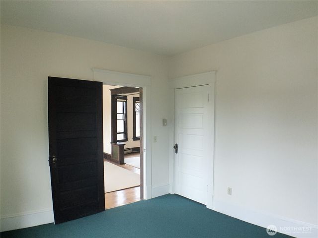 910 NW 52nd Street, Seattle, WA 98107