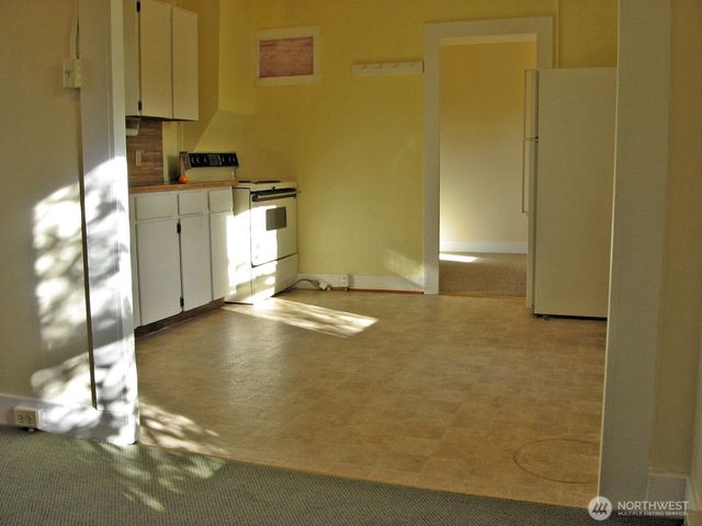 910 NW 52nd Street, Seattle, WA 98107