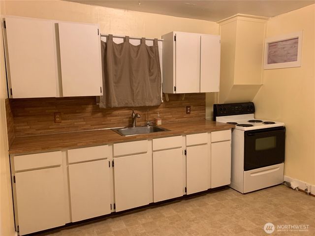 910 NW 52nd Street, Seattle, WA 98107