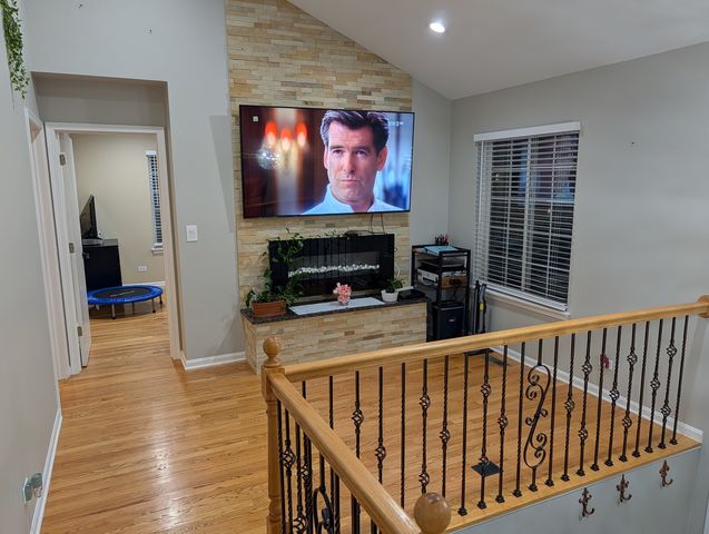 909 Mayfair Court, Elk Grove Village, IL 60007