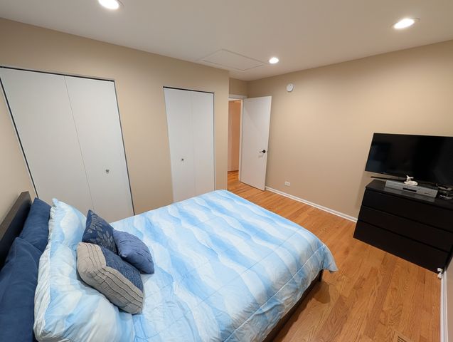 909 Mayfair Court, Elk Grove Village, IL 60007