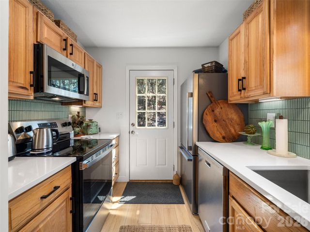 31 Elseetos Drive, Brevard, NC 28712
