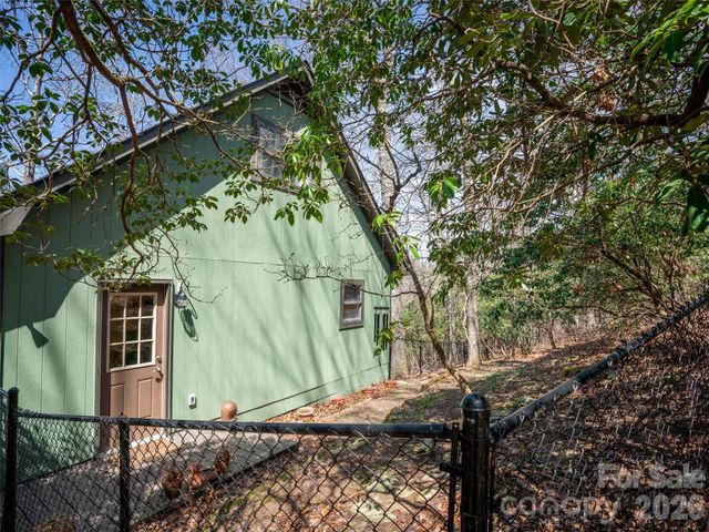 31 Elseetos Drive, Brevard, NC 28712