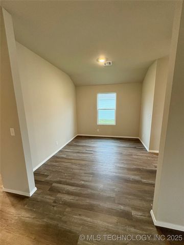 23114 S Mae Drive, Claremore, OK 74019