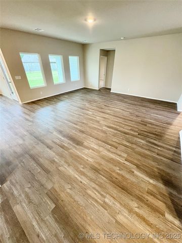 23114 S Mae Drive, Claremore, OK 74019