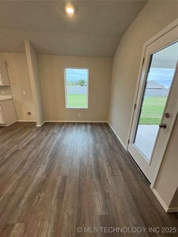 23114 S Mae Drive, Claremore, OK 74019