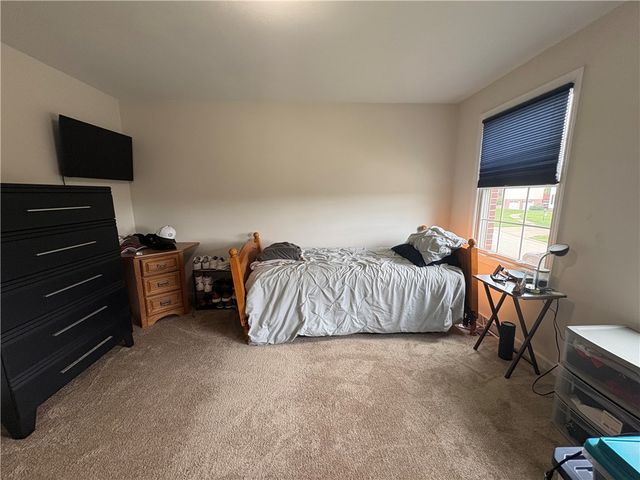 137 Robinson Dr, Pleasant Hills, PA 15236