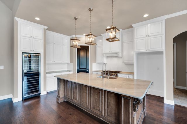 136 Sullivan Way, Waxahachie, TX 75167