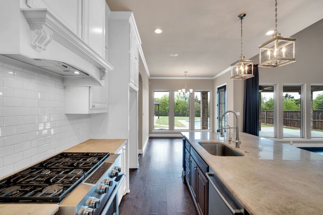 136 Sullivan Way, Waxahachie, TX 75167