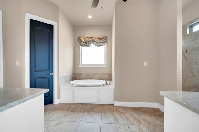 136 Sullivan Way, Waxahachie, TX 75167