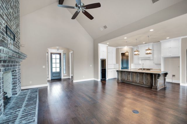 136 Sullivan Way, Waxahachie, TX 75167