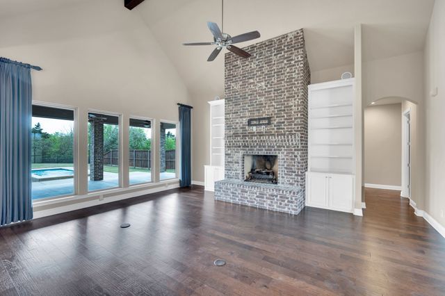 136 Sullivan Way, Waxahachie, TX 75167