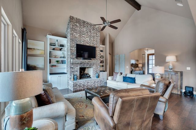 136 Sullivan Way, Waxahachie, TX 75167