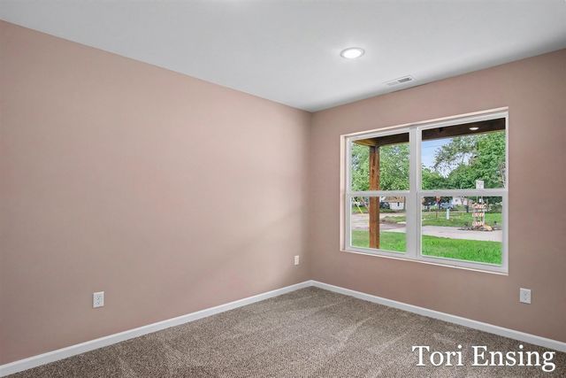 725 N Burgess Street, Greenville, MI 48838