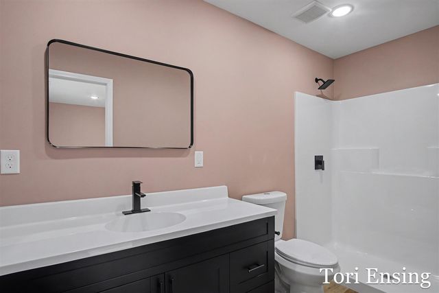 725 N Burgess Street, Greenville, MI 48838