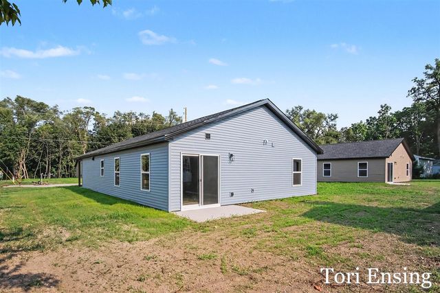 725 N Burgess Street, Greenville, MI 48838