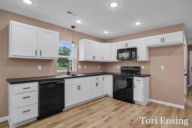 725 N Burgess Street, Greenville, MI 48838