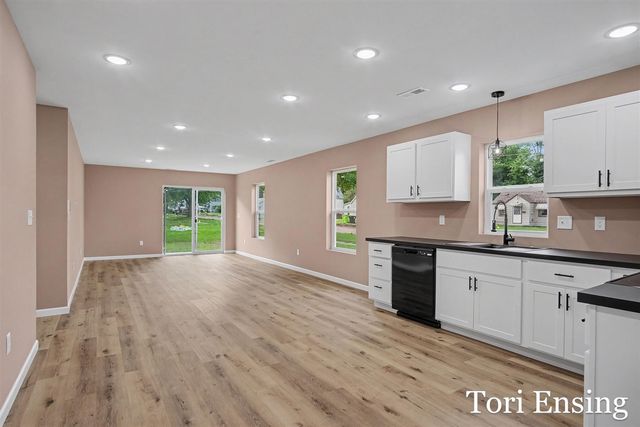 725 N Burgess Street, Greenville, MI 48838