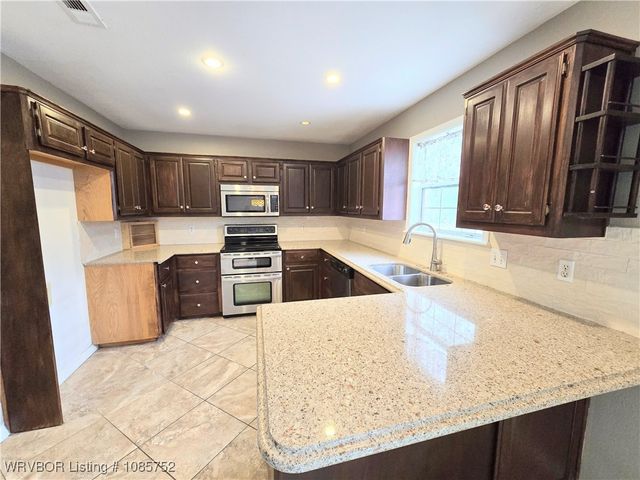 330 Duke Circle, Greenwood, AR 72936