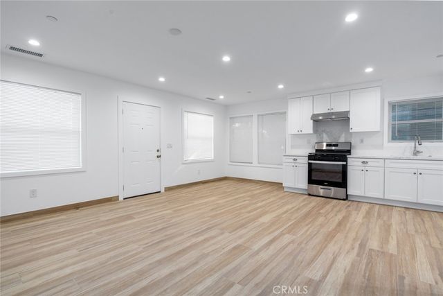 710 N Minter 6, Santa Ana, CA 92701