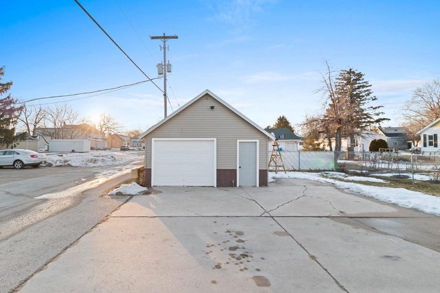 1419 FOX STREET, Oshkosh, WI 54902