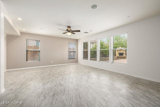672 W Vuelta Buril, Sahuarita, AZ 85629