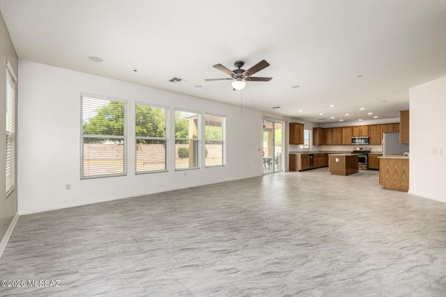 672 W Vuelta Buril, Sahuarita, AZ 85629