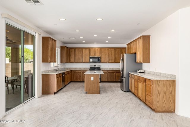 672 W Vuelta Buril, Sahuarita, AZ 85629