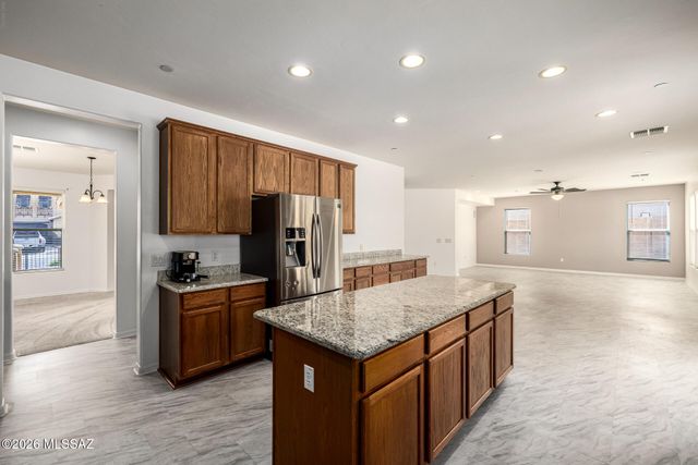 672 W Vuelta Buril, Sahuarita, AZ 85629