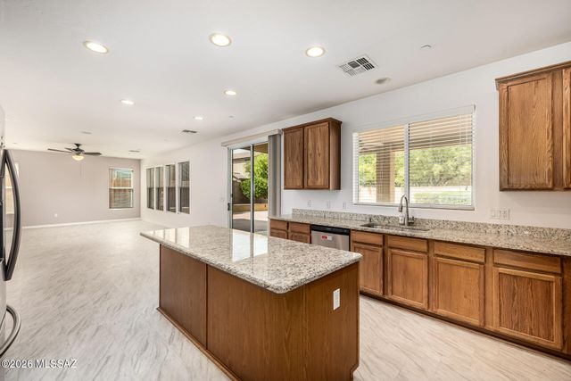 672 W Vuelta Buril, Sahuarita, AZ 85629