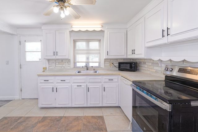 1 Rockland Road Ct, Auburn, MA 01501