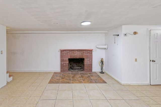 1 Rockland Road Ct, Auburn, MA 01501
