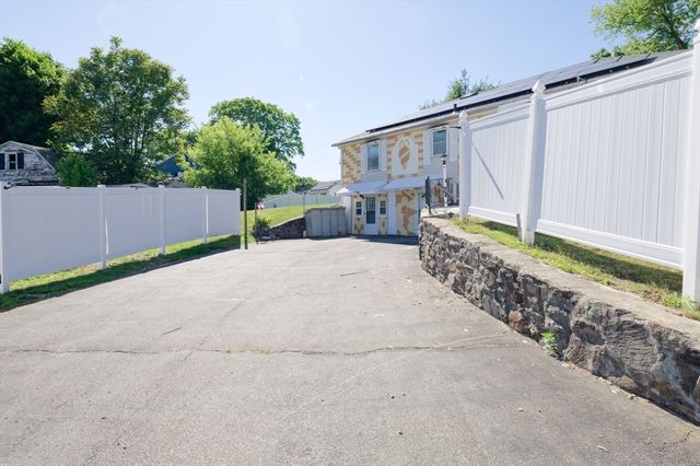 1 Rockland Road Ct, Auburn, MA 01501