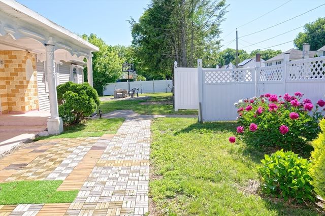 1 Rockland Road Ct, Auburn, MA 01501