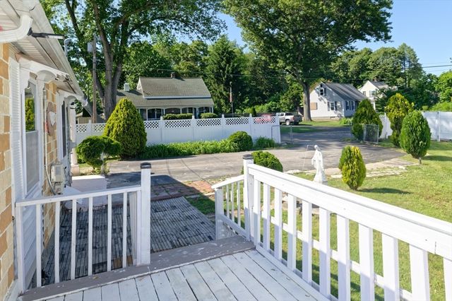 1 Rockland Road Ct, Auburn, MA 01501