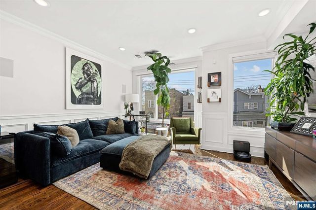 948 Summit Avenue 2, Jersey City, NJ 07307