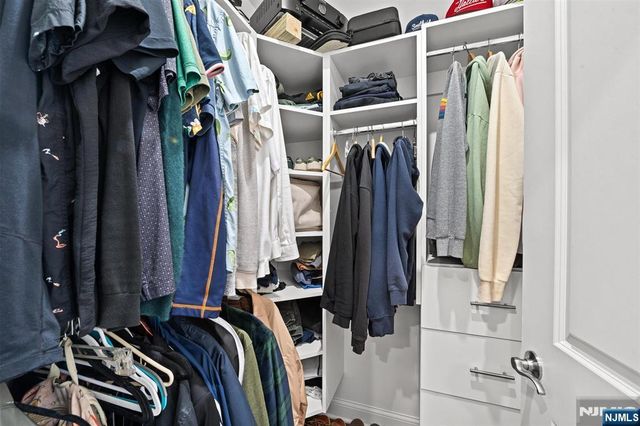 948 Summit Avenue 2, Jersey City, NJ 07307