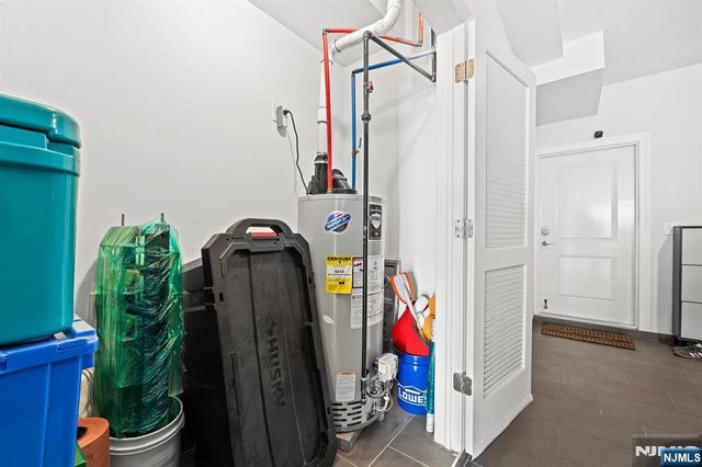 948 Summit Avenue 2, Jersey City, NJ 07307