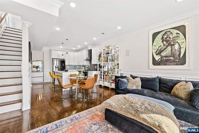 948 Summit Avenue 2, Jersey City, NJ 07307