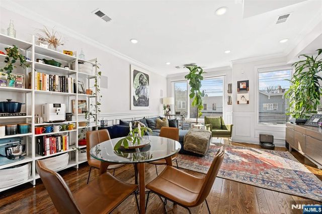 948 Summit Avenue 2, Jersey City, NJ 07307