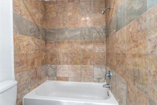 7254 Vassar Ave 308, Canoga Park, CA 91303