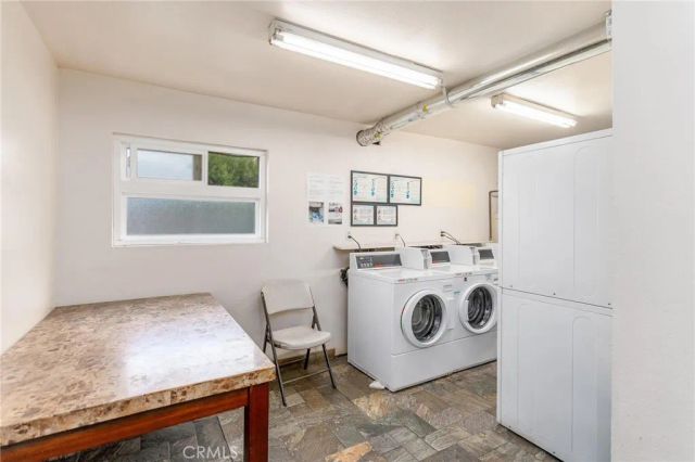 7254 Vassar Ave 308, Canoga Park, CA 91303