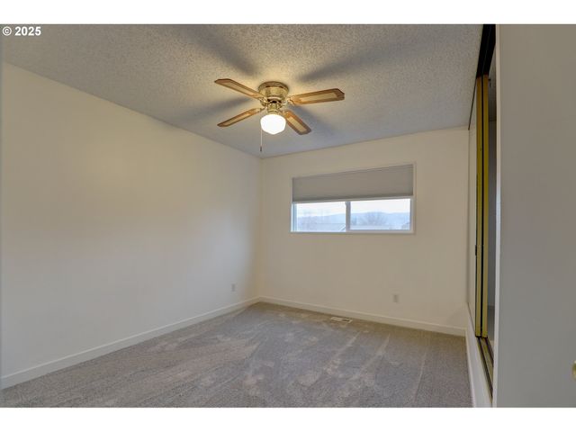 3414 COLUMBIA VIEW Dr, The Dalles, OR 97058