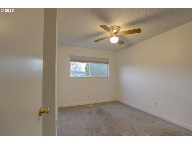 3414 COLUMBIA VIEW Dr, The Dalles, OR 97058