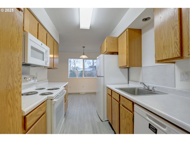 3414 COLUMBIA VIEW Dr, The Dalles, OR 97058