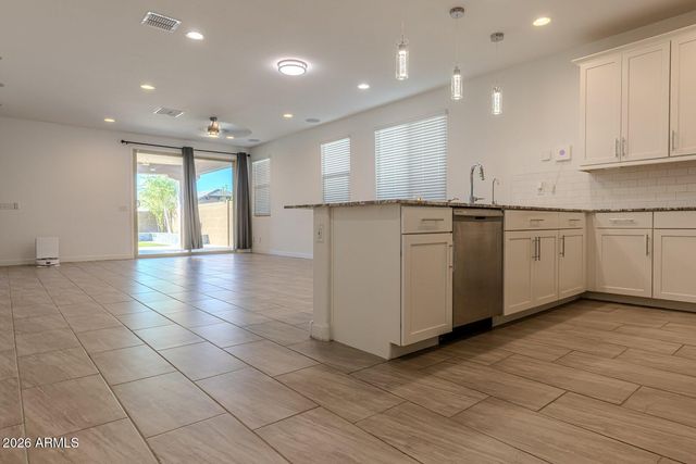 1548 W CORRAL Road, Phoenix, AZ 85041
