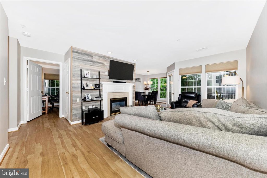 Image 1 of property listing at 12012 AMBER RIDGE CIR #B-103, Germantown, MD 20876
