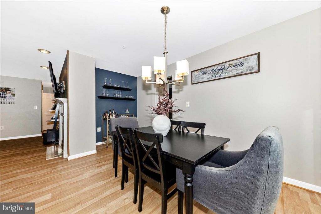 Image 10 of property listing at 12012 AMBER RIDGE CIR #B-103, Germantown, MD 20876